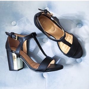 Nature Breeze T-Strap Chunky Heels, sz 7